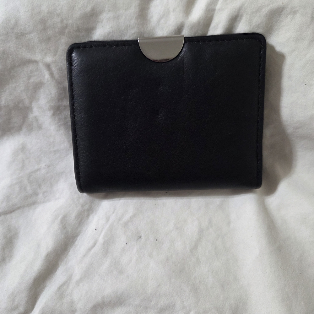 Smooth Leather Wallet with Silver Clasp | Clean, Minimal, Everyday Classic